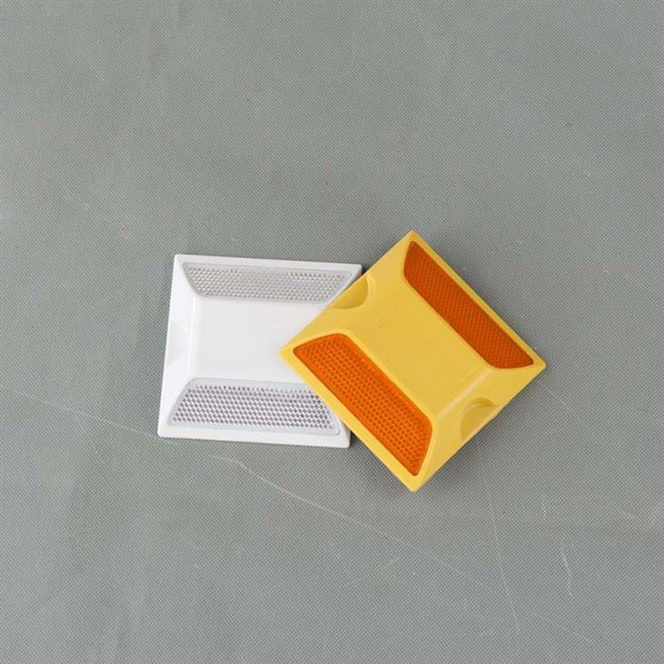 Road Safety Car Studs